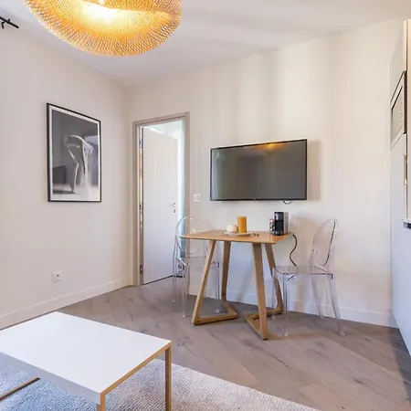 2 Bavastro - Beau 2 Pieces Lumineux Et Cosy - Climatise *