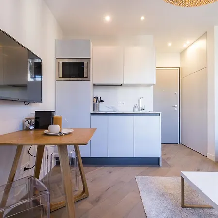 2 Bavastro - Beau 2 Pieces Lumineux Et Cosy - Climatise Apartamento *